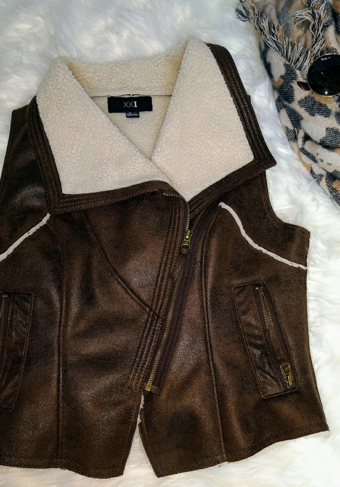 Vest - Picture 3 of 5